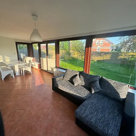 Gorch-fock-strasse 2, 25764 *