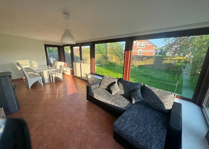 Gorch-fock-strasse 2, 25764 *